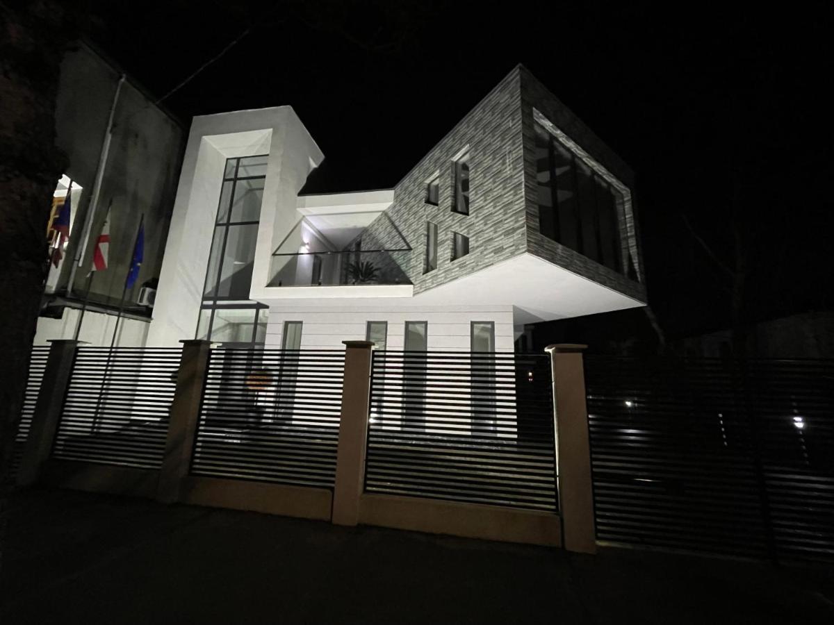 Guest House Prague Sugdidi Exterior foto